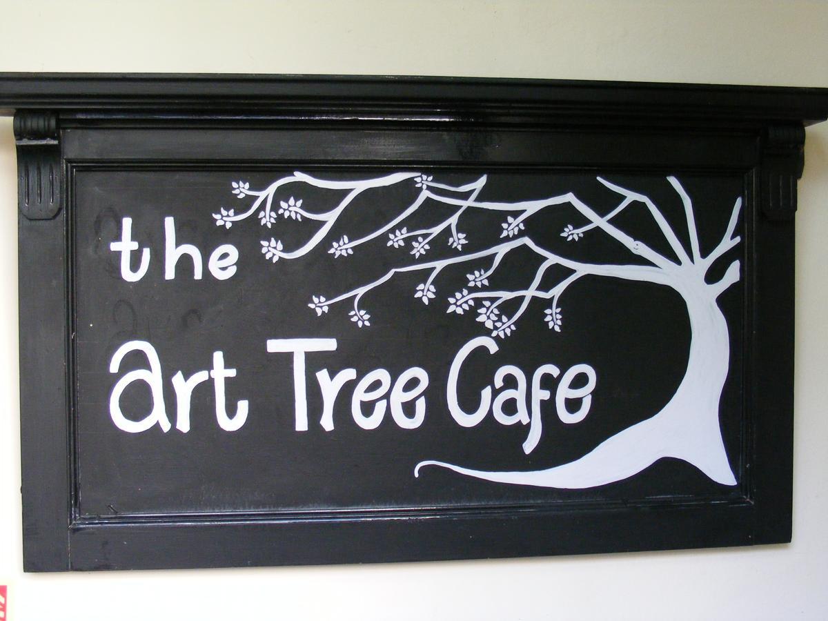 The Tree Inn 布德 外观 照片