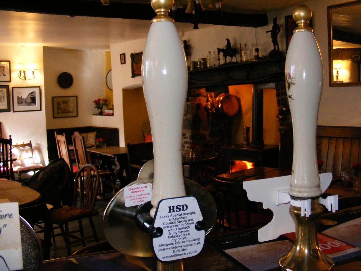 The Tree Inn 布德 外观 照片